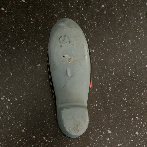 Vintage Wooden Shoe Handpainted - Picture 4 of 5